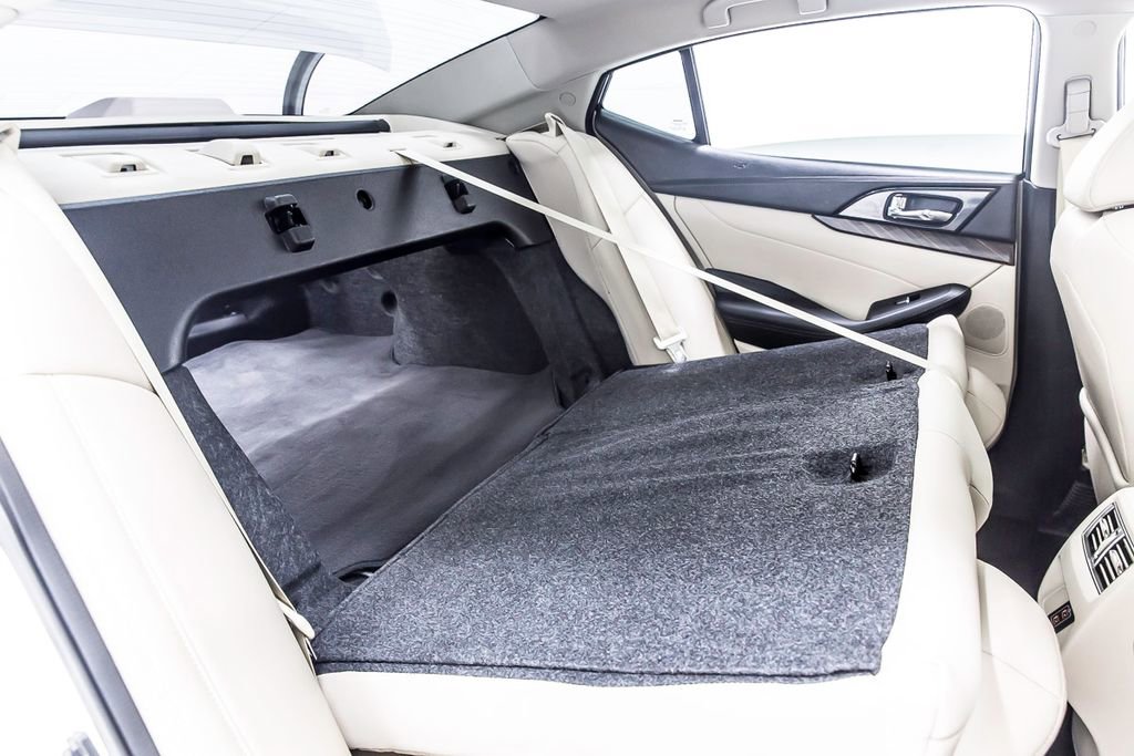 Used 2018 Nissan Maxima Platinum image 37