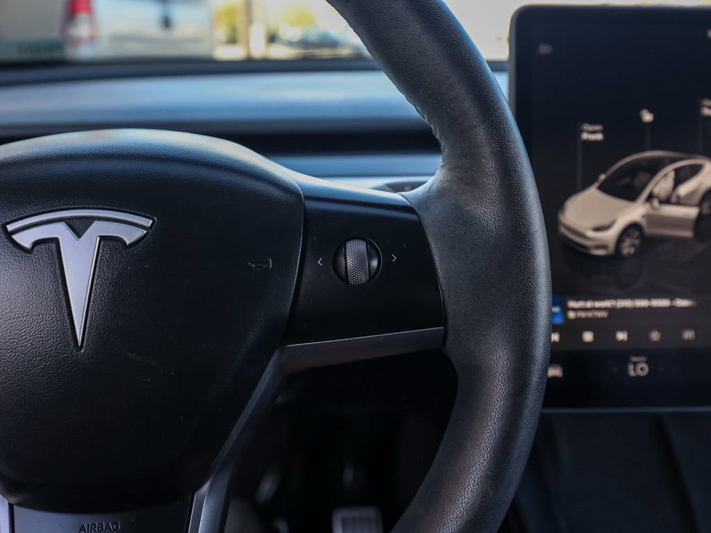Used 2023 Tesla Model Y Long Range image 27