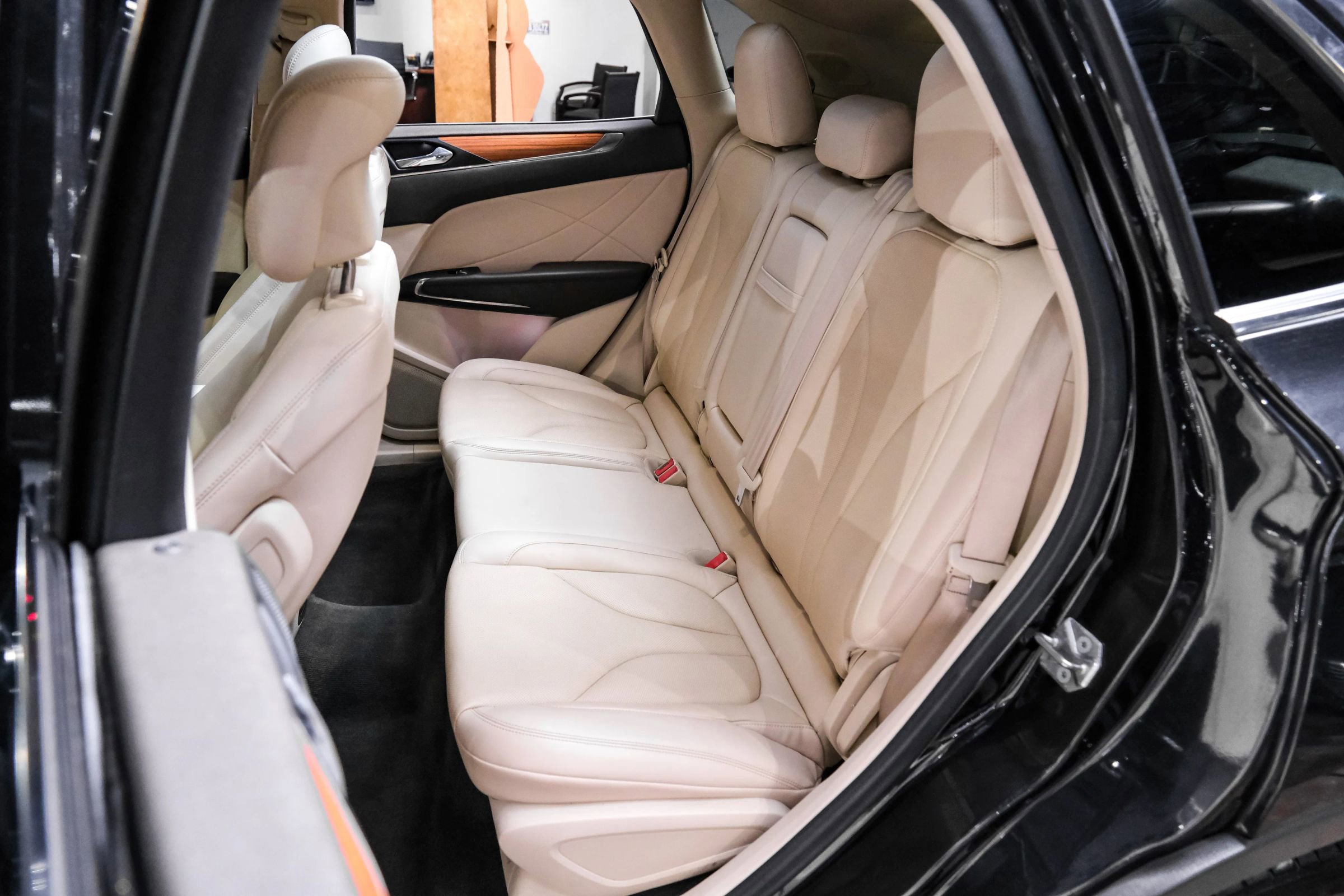 Used 2015 Lincoln MKC AWD w/ Equipment Group 102A Reserve image 28