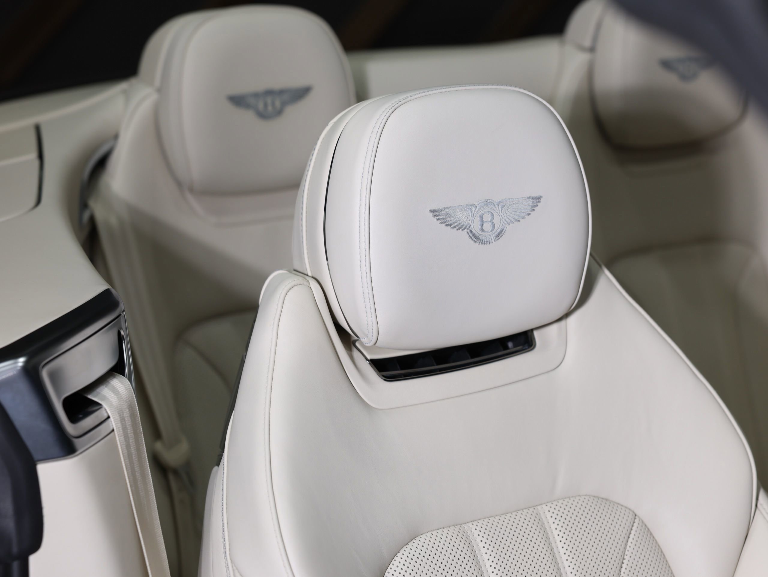 Used 2022 Bentley Continental GT Speed image 28