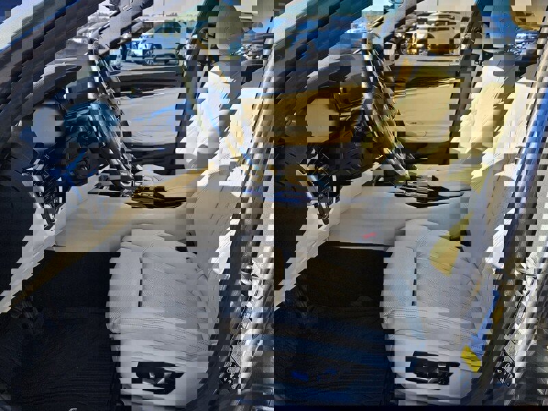 Used 2022 BMW 530i xDrive w/ Convenience Package image 5