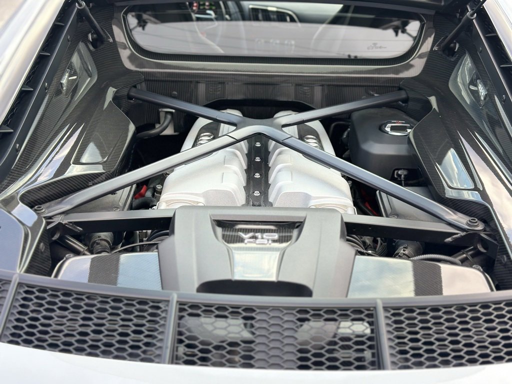 Used 2018 Audi R8 V10 plus image 6