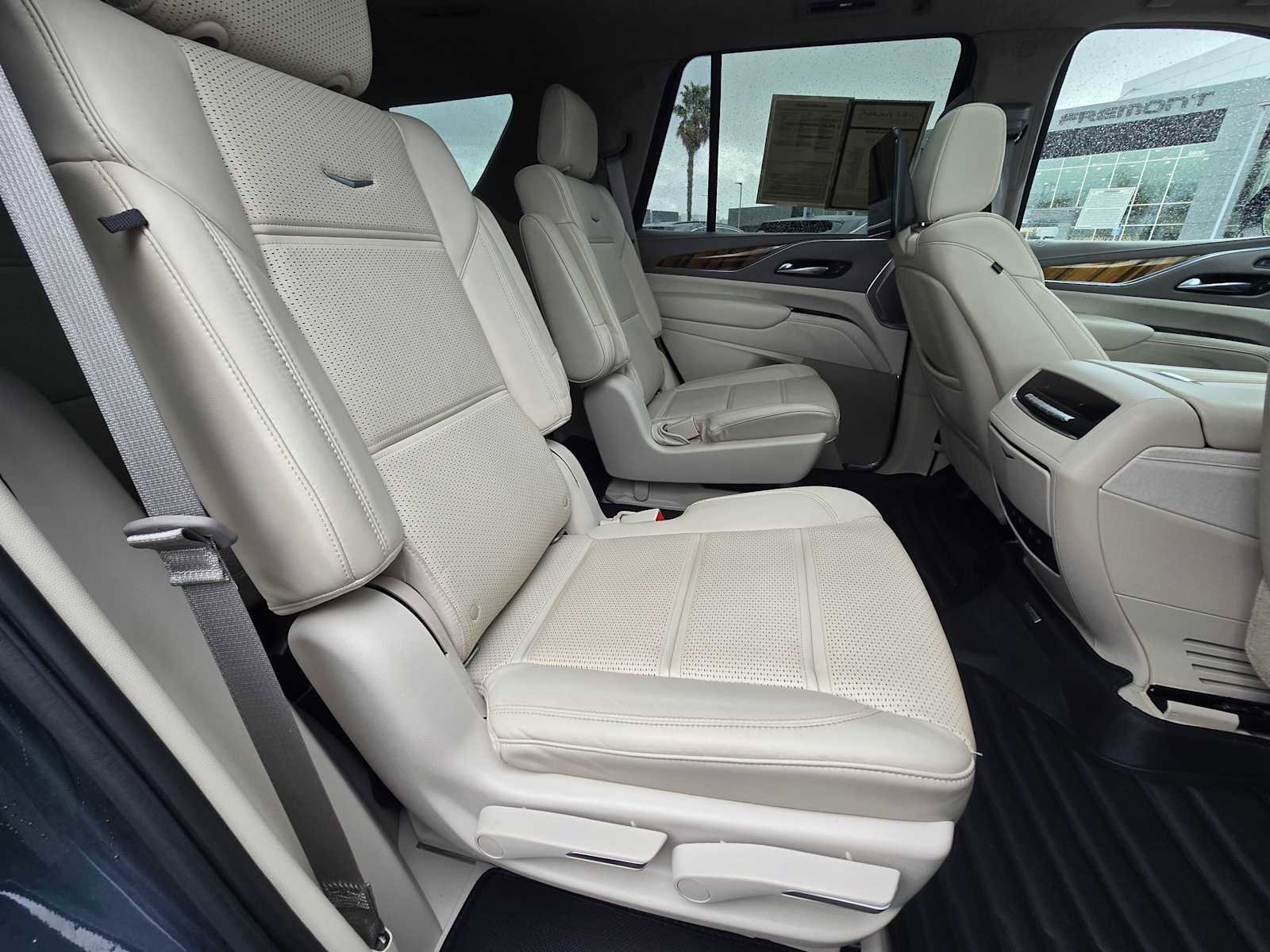 Used 2021 Cadillac Escalade Premium Luxury Platinum image 14