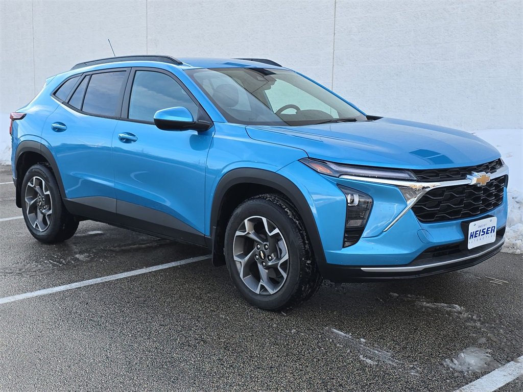 Used 2025 Chevrolet Trax LT w/ Driver Confidence Package image 14