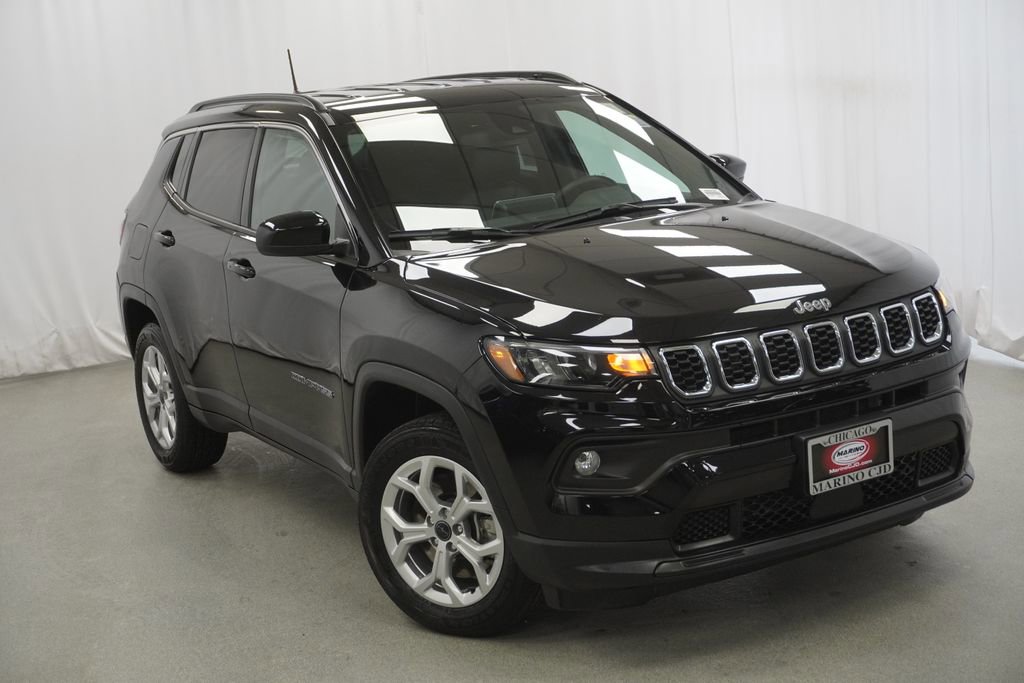 Used 2025 Jeep Compass Latitude AWD/4WD image 8