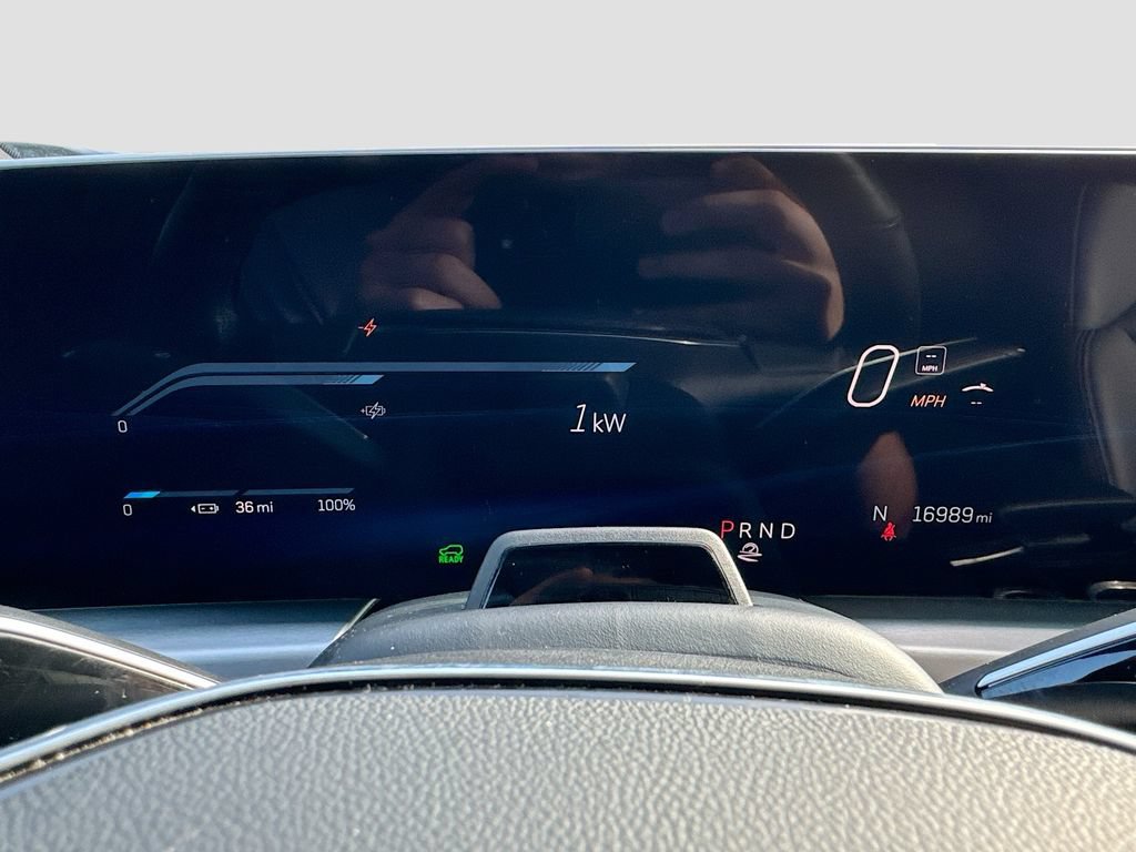 Used 2023 Cadillac Lyriq AWD image 13
