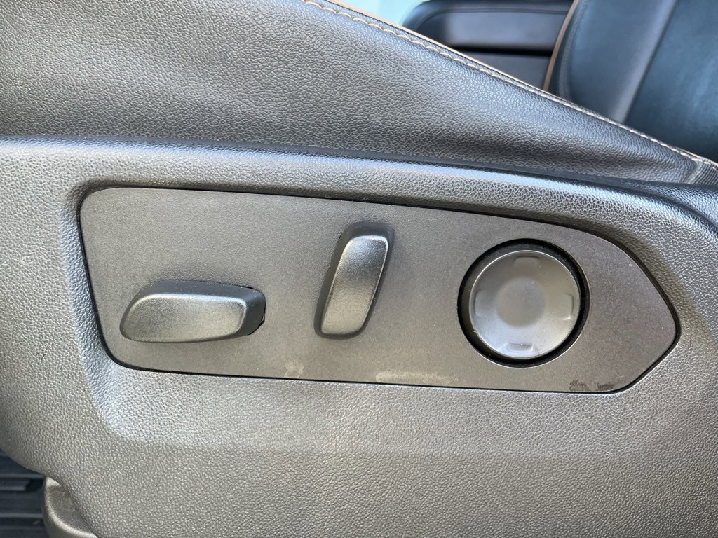 Used 2021 GMC Yukon AT4 w/ AT4 Premium Package image 10