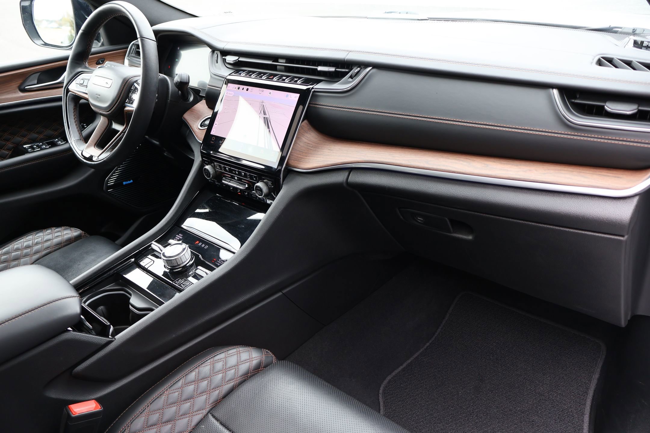 Used 2022 Jeep Grand Cherokee Summit image 28