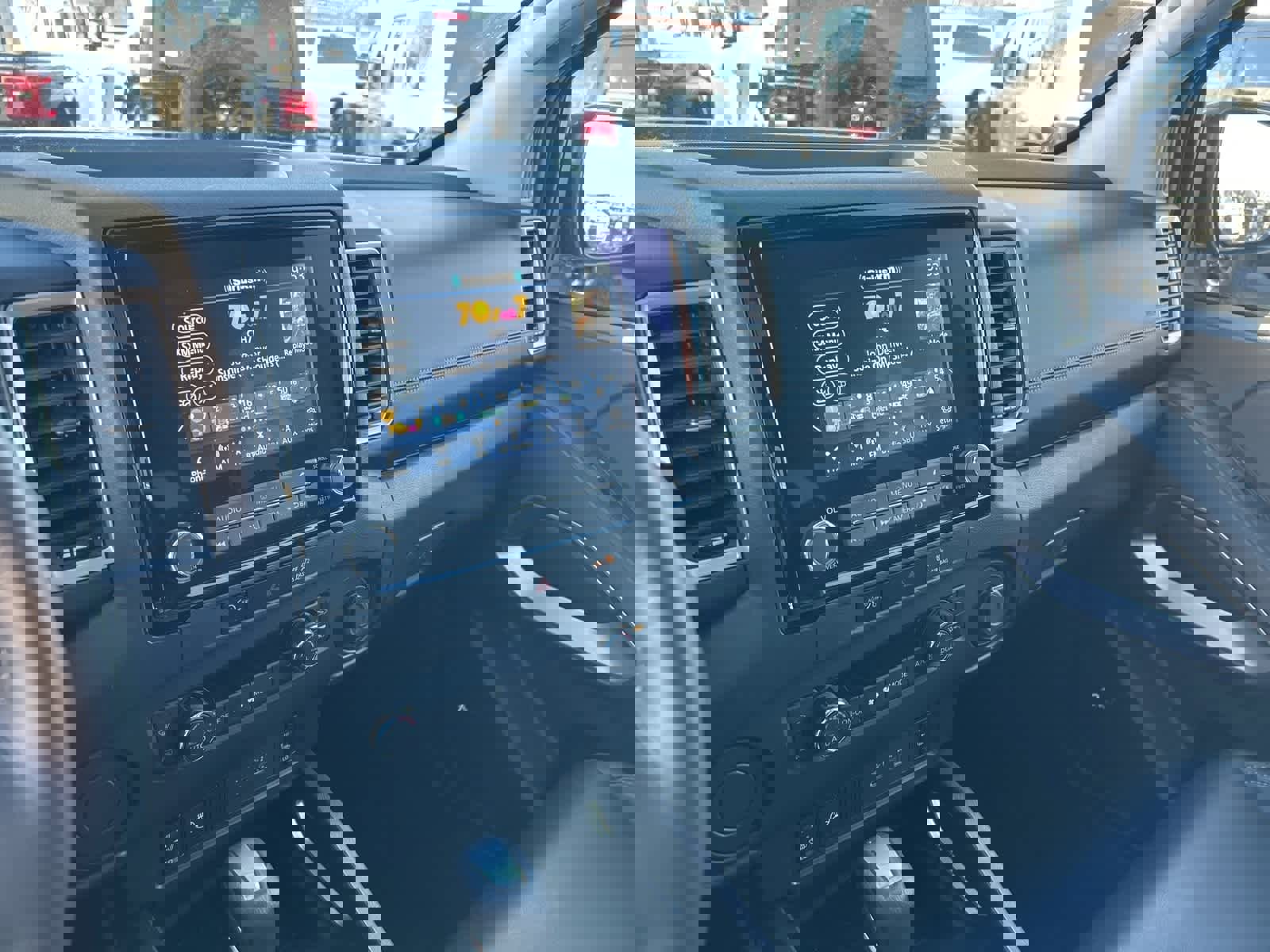 Used 2024 Nissan Frontier SL image 41