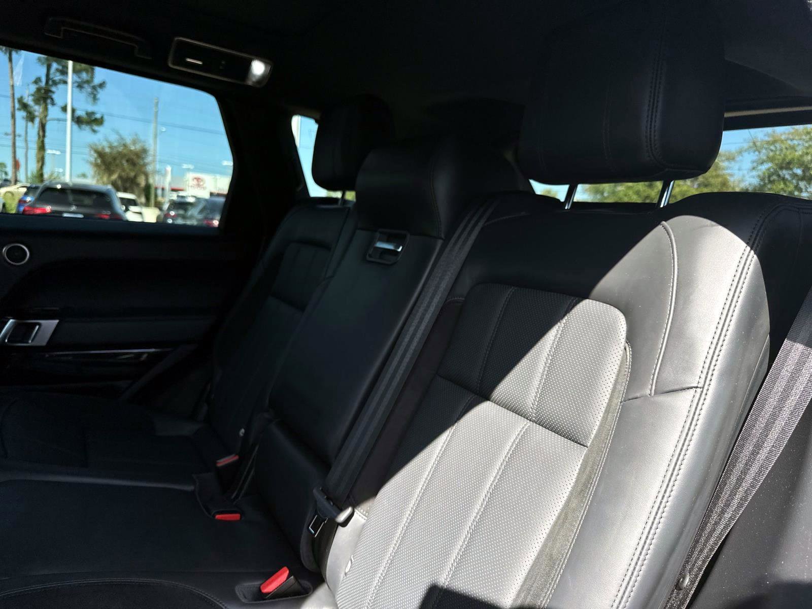 Used 2021 Land Rover Range Rover Sport HST image 14