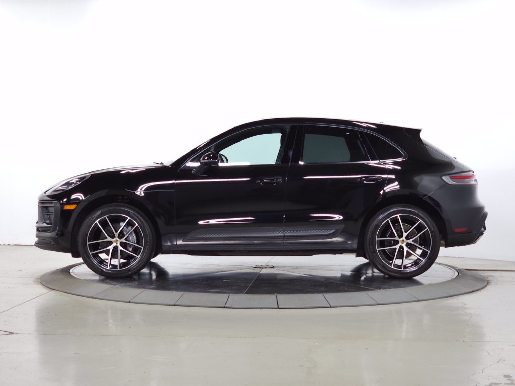 Used 2024 Porsche Macan Turbo AWD/4WD image 2