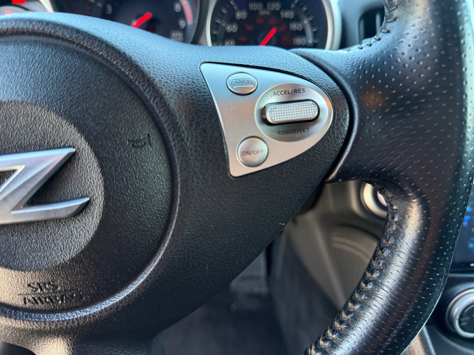 Used 2017 Nissan 370Z Coupe RWD image 29