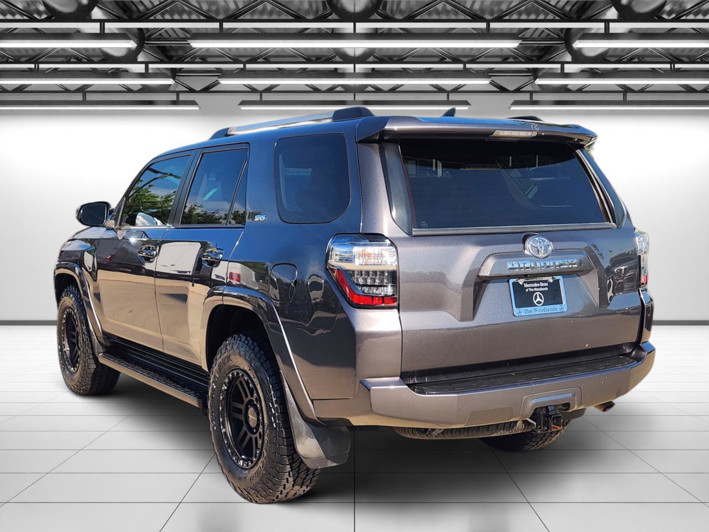 Used 2020 Toyota 4Runner SR5 Premium AWD/4WD image 7