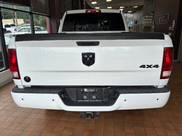 Used 2017 RAM 3500 Big Horn w/ Sport Appearance Group image 10