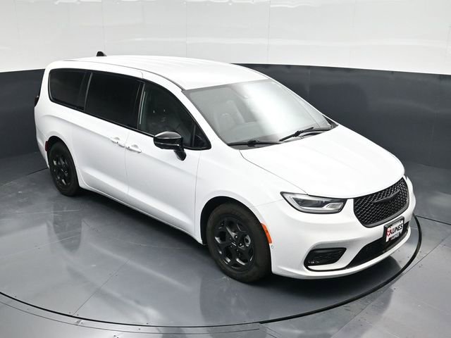 Certified 2024 Chrysler Pacifica Select image 46