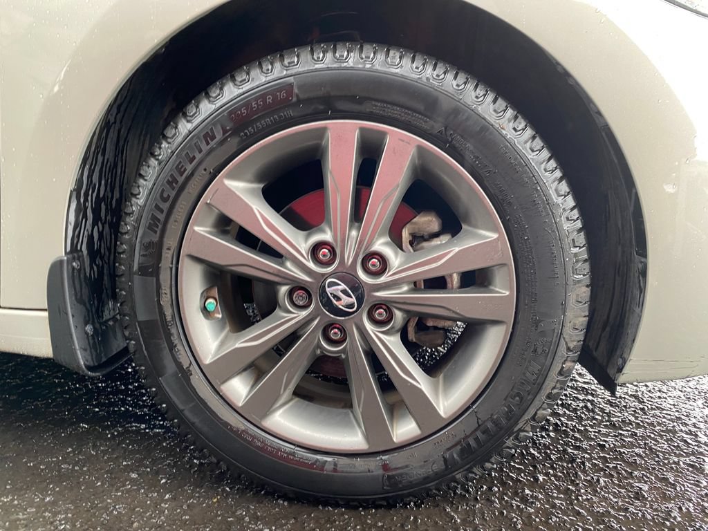 Used 2018 Hyundai Elantra Value Edition FWD image 10