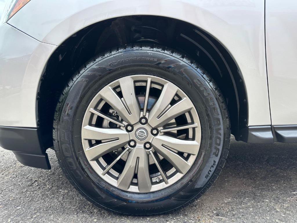 Used 2019 Nissan Pathfinder SL AWD/4WD image 11