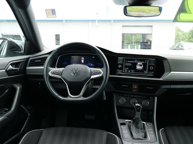 Used 2022 Volkswagen Jetta Sport FWD image 16