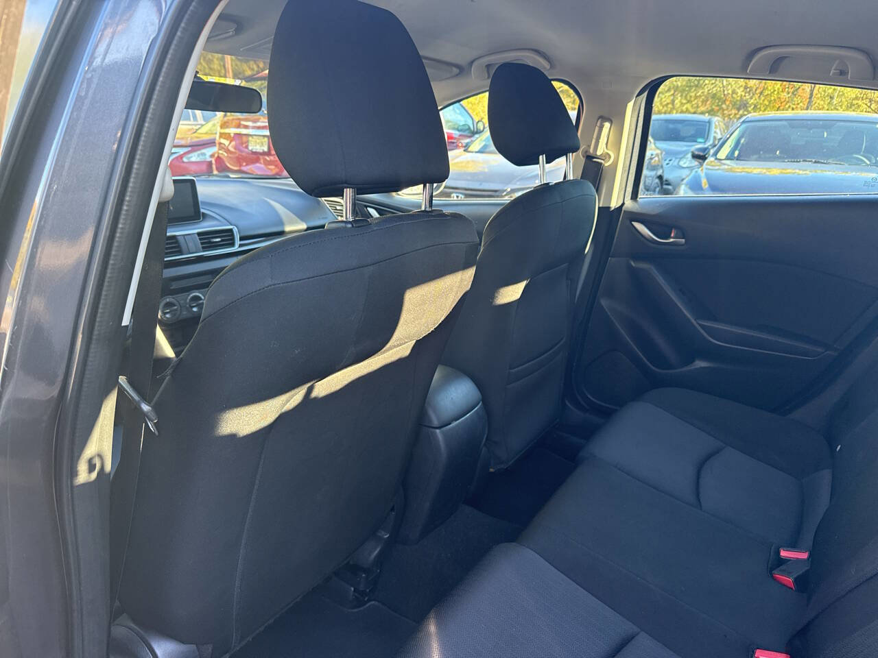 Used 2015 MAZDA MAZDA3 i Sport image 12