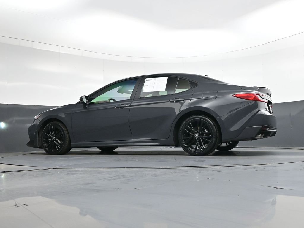 Used 2025 Toyota Camry SE w/ Convenience Package image 40