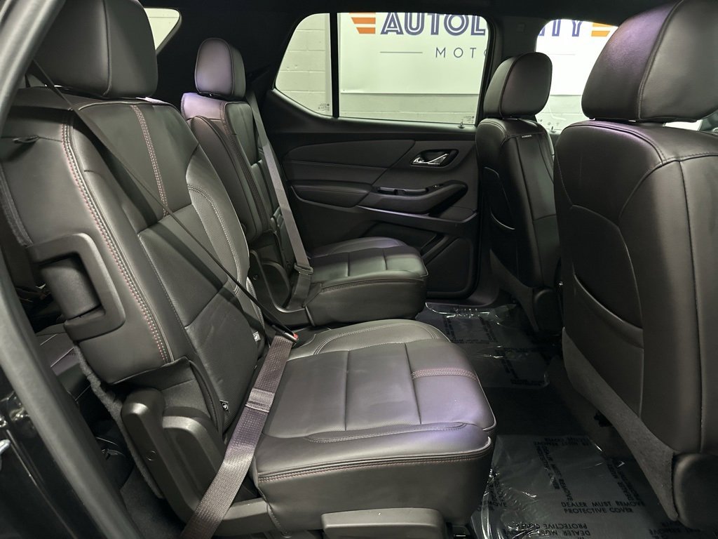 Used 2023 Chevrolet Traverse RS image 41