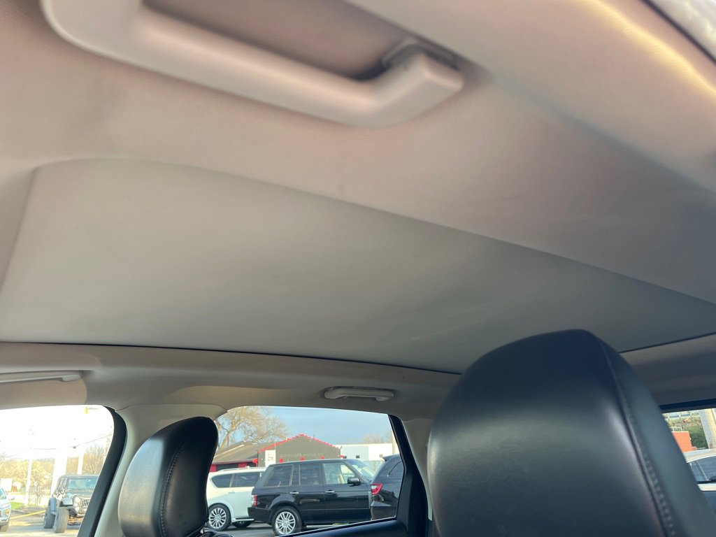 Used 2018 Ford Edge Titanium w/ Technology Package image 17