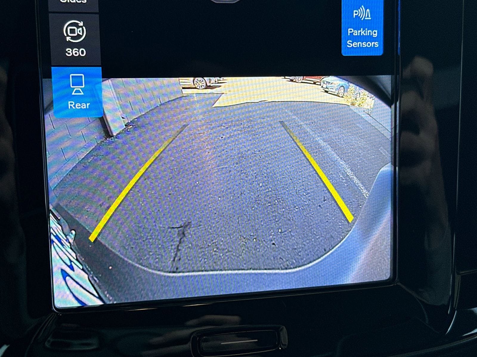 Certified 2023 Volvo C40 P8 Recharge Plus AWD/4WD image 24