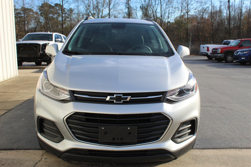 Used 2021 Chevrolet Trax LT w/ Sport Edition image 11