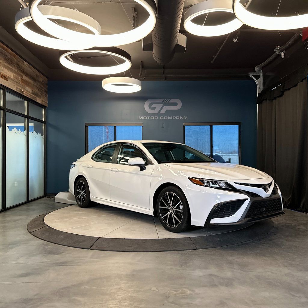 Used 2022 Toyota Camry SE