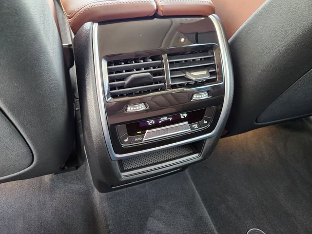 Used 2026 BMW X7 xDrive40i AWD/4WD image 29