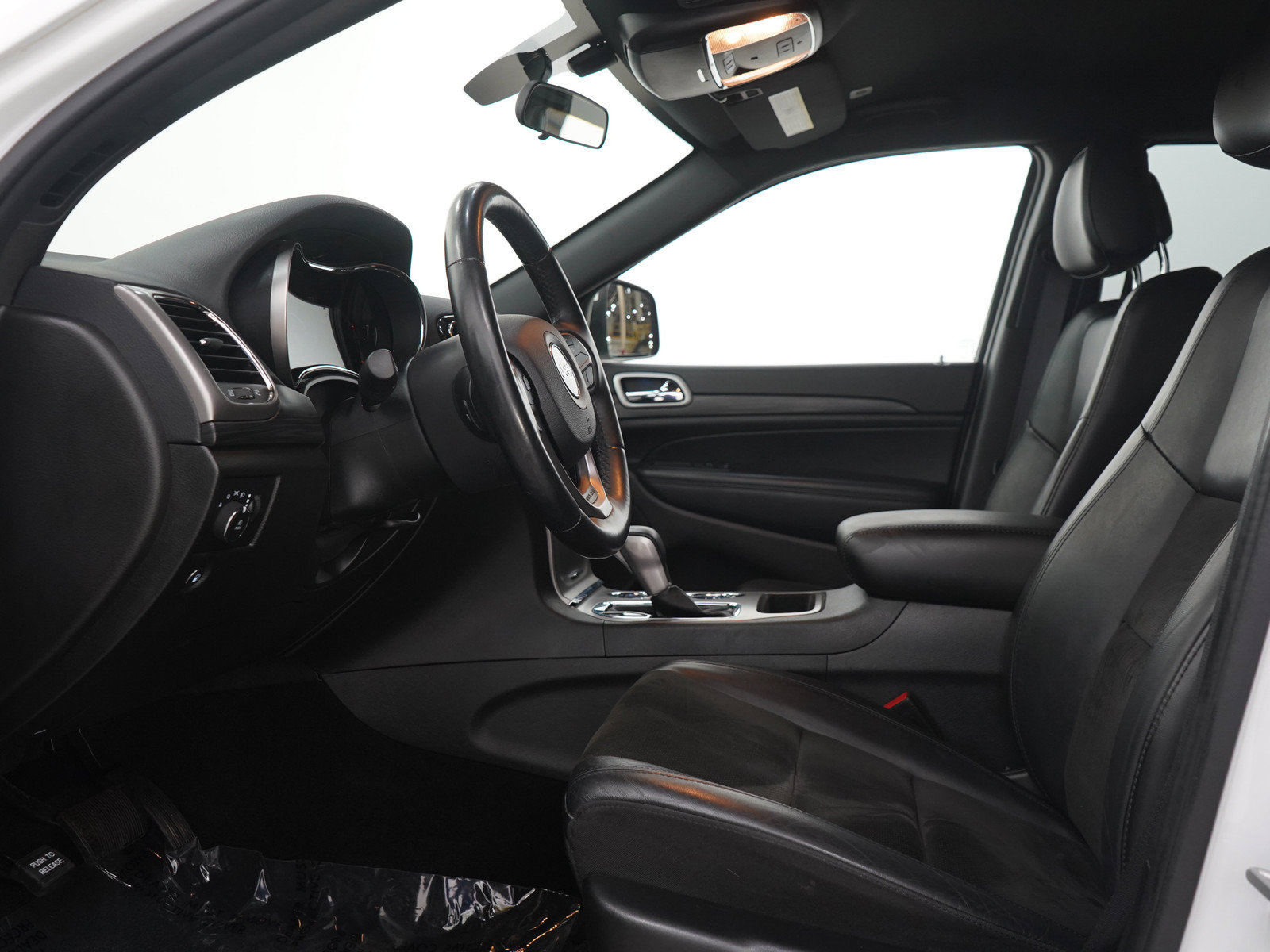 Used 2021 Jeep Grand Cherokee Laredo X AWD/4WD image 24