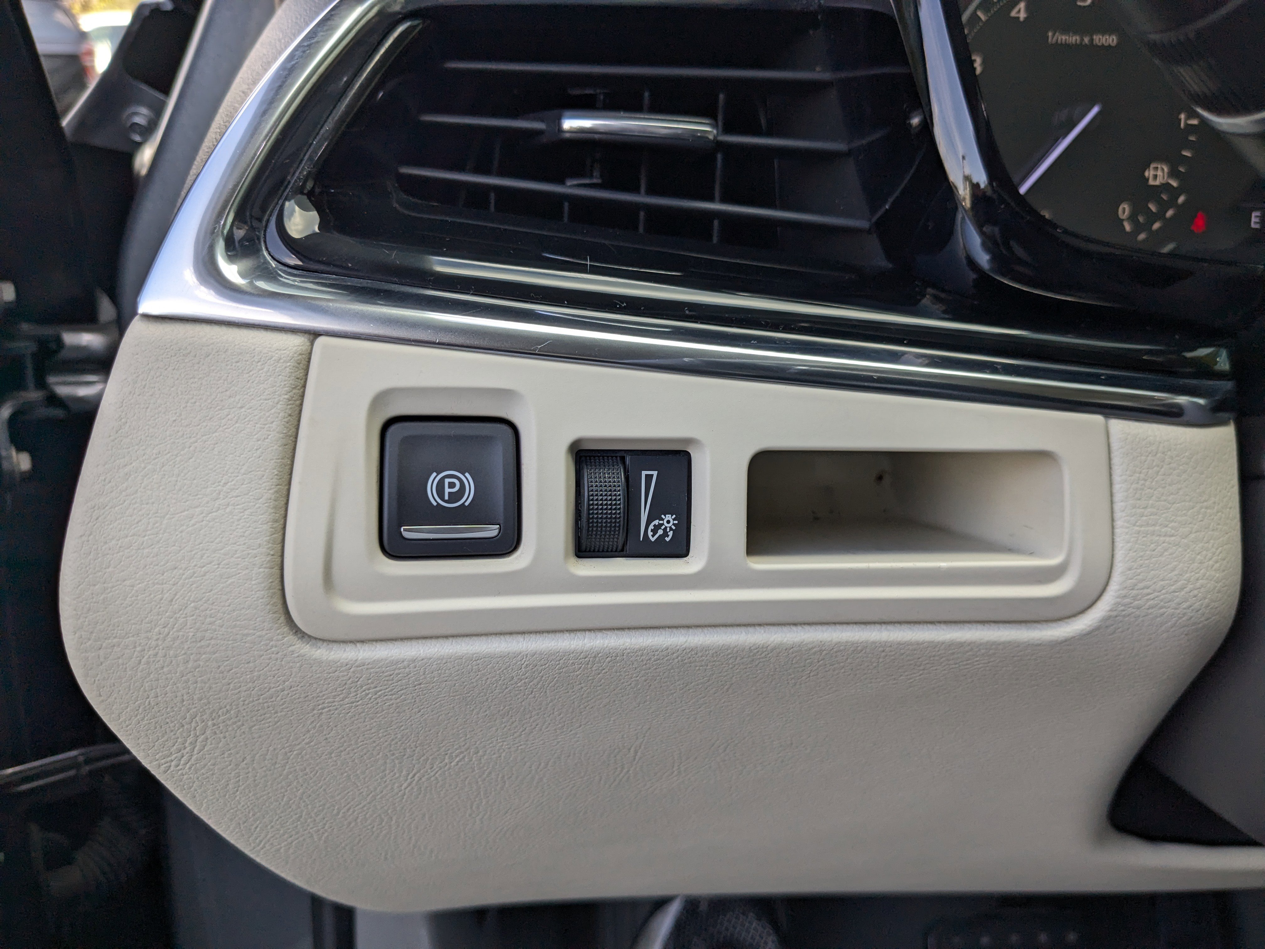 Used 2020 Cadillac XT6 Premium Luxury image 29