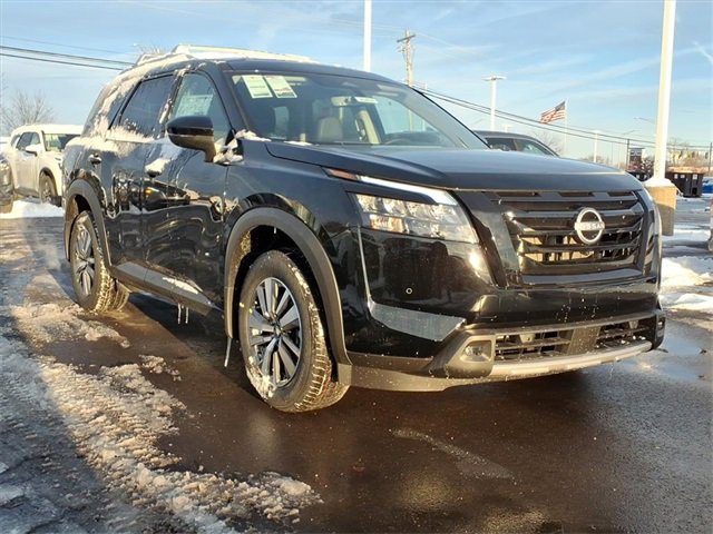 New 2025 Nissan Pathfinder SL w/ Black Appearance Package image 3