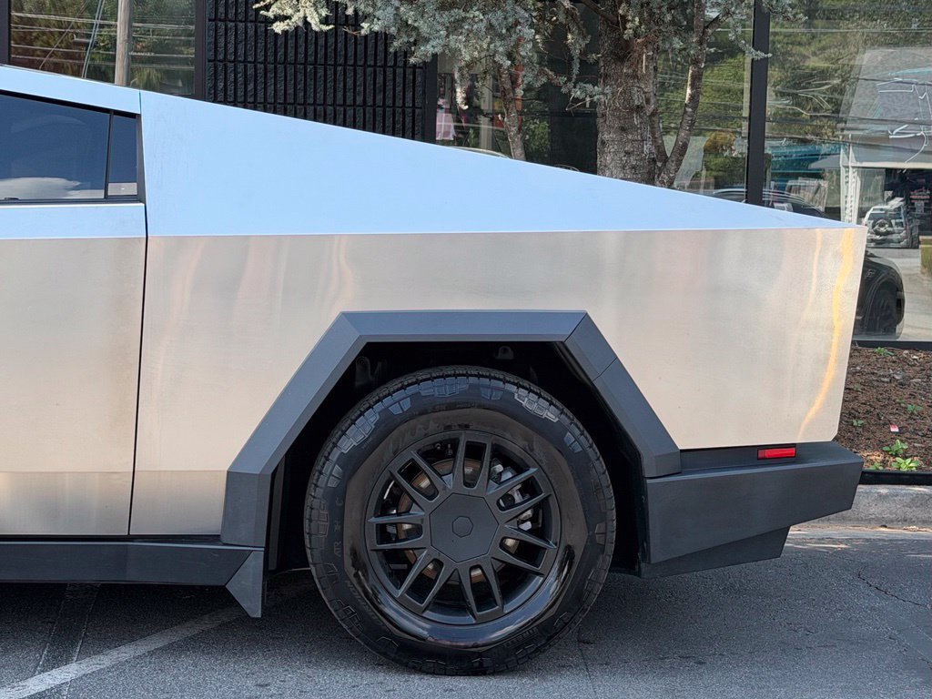 Used 2025 Tesla Cybertruck AWD Crew Cab image 11