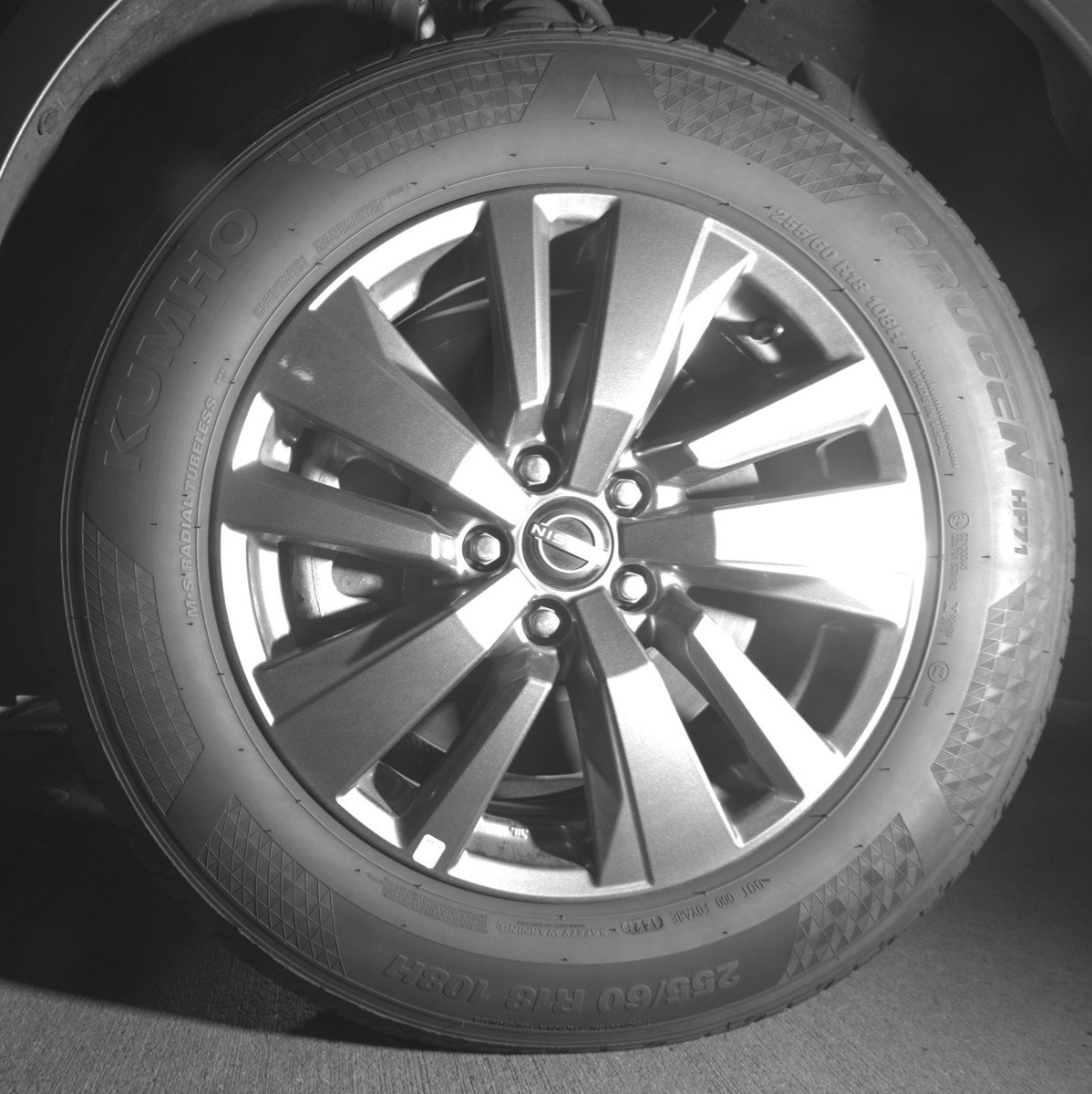 Used 2025 Nissan Pathfinder SV AWD/4WD image 12