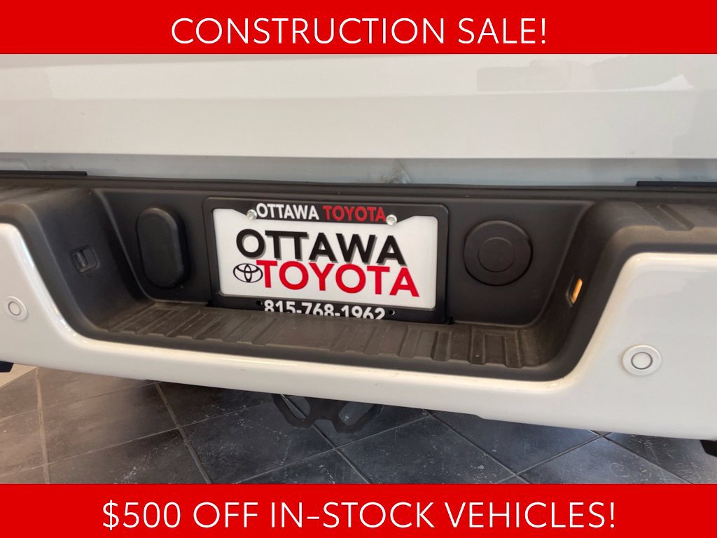 Used 2022 Chevrolet Colorado LT w/ Fleet Safety Package RWD image 11