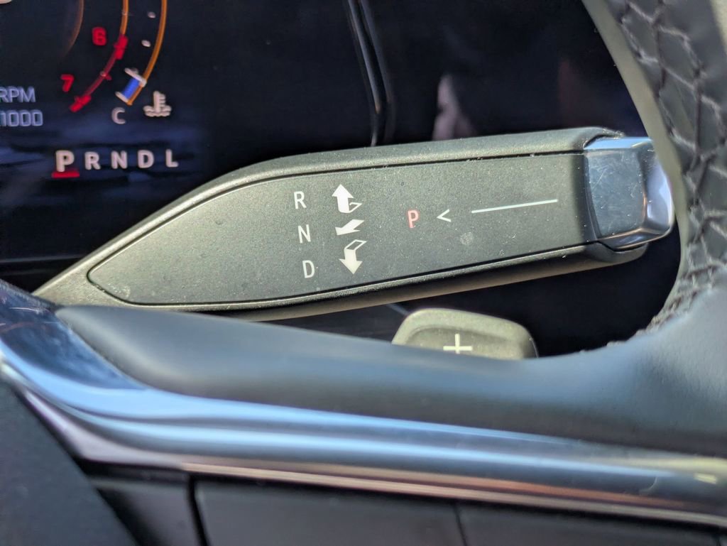 Used 2025 Chevrolet Suburban Z71 image 23