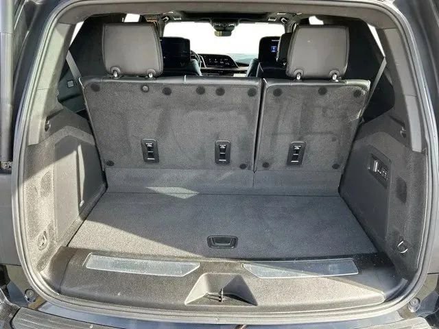 Used 2024 Cadillac Escalade Premium Luxury Platinum image 34