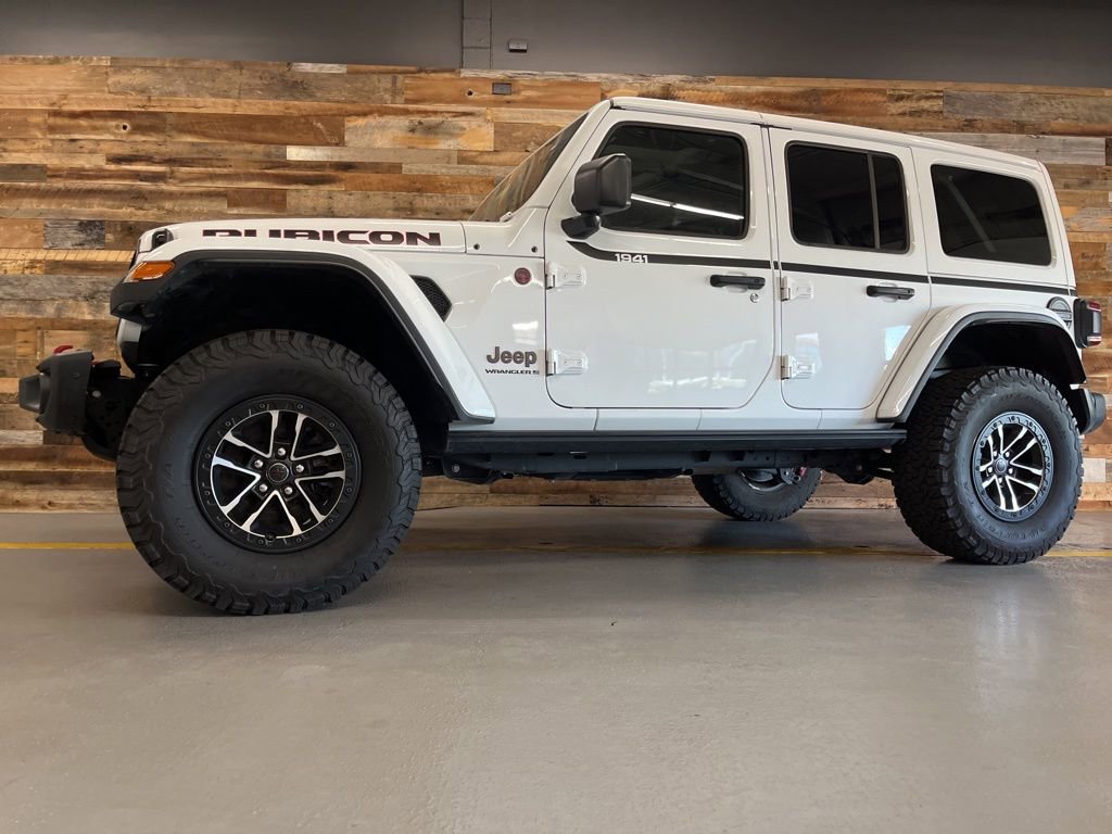 Used 2025 Jeep Wrangler Unlimited Rubicon AWD/4WD image 15