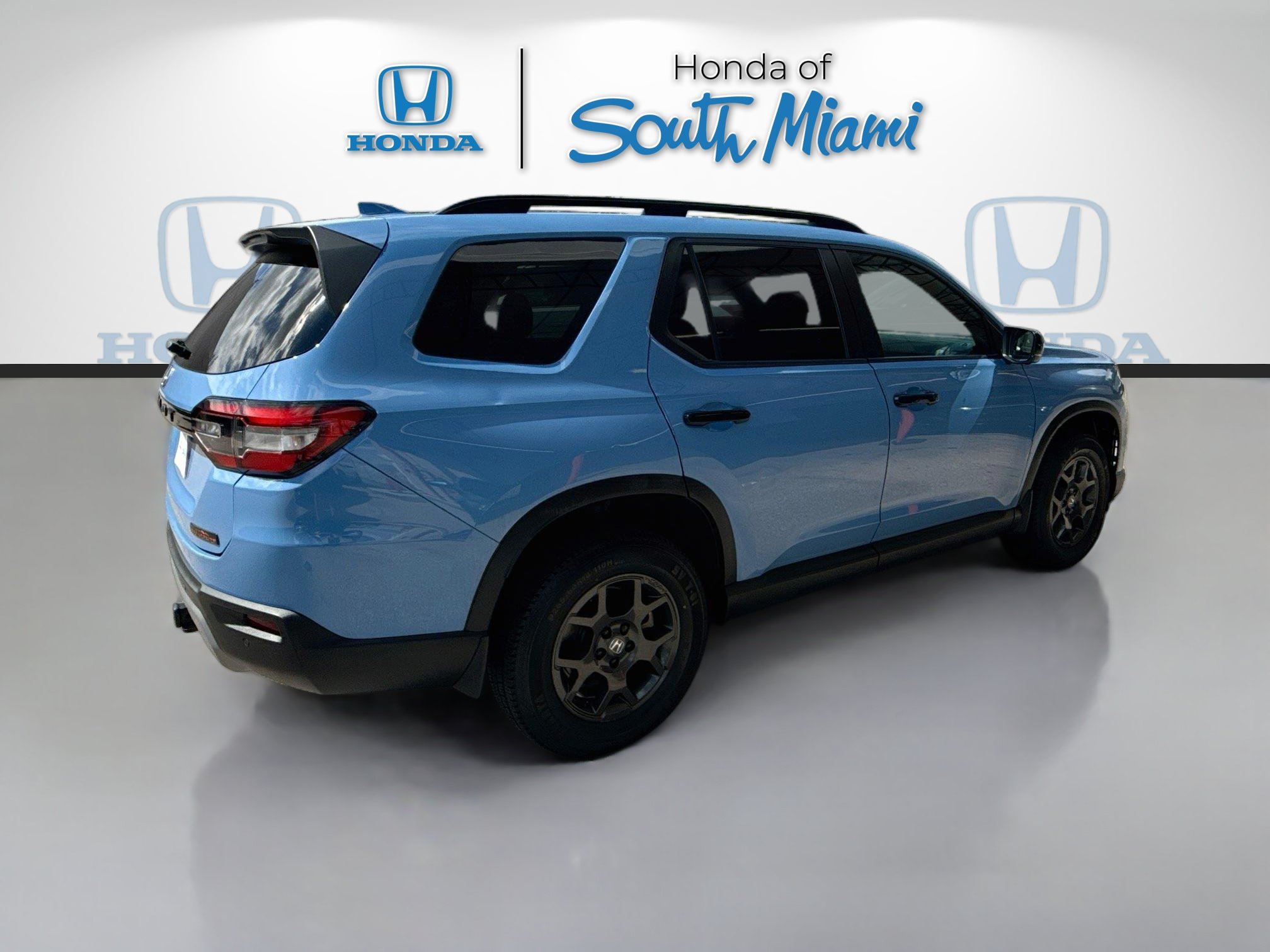 Certified 2023 Honda Pilot TrailSport image 6