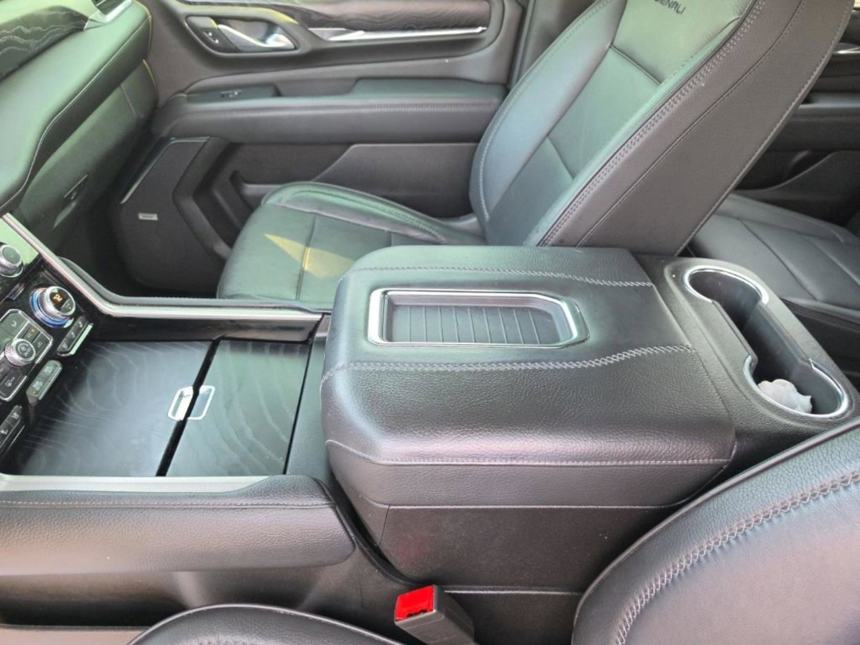 Used 2021 GMC Yukon Denali w/ LPO, Illumination Package image 25