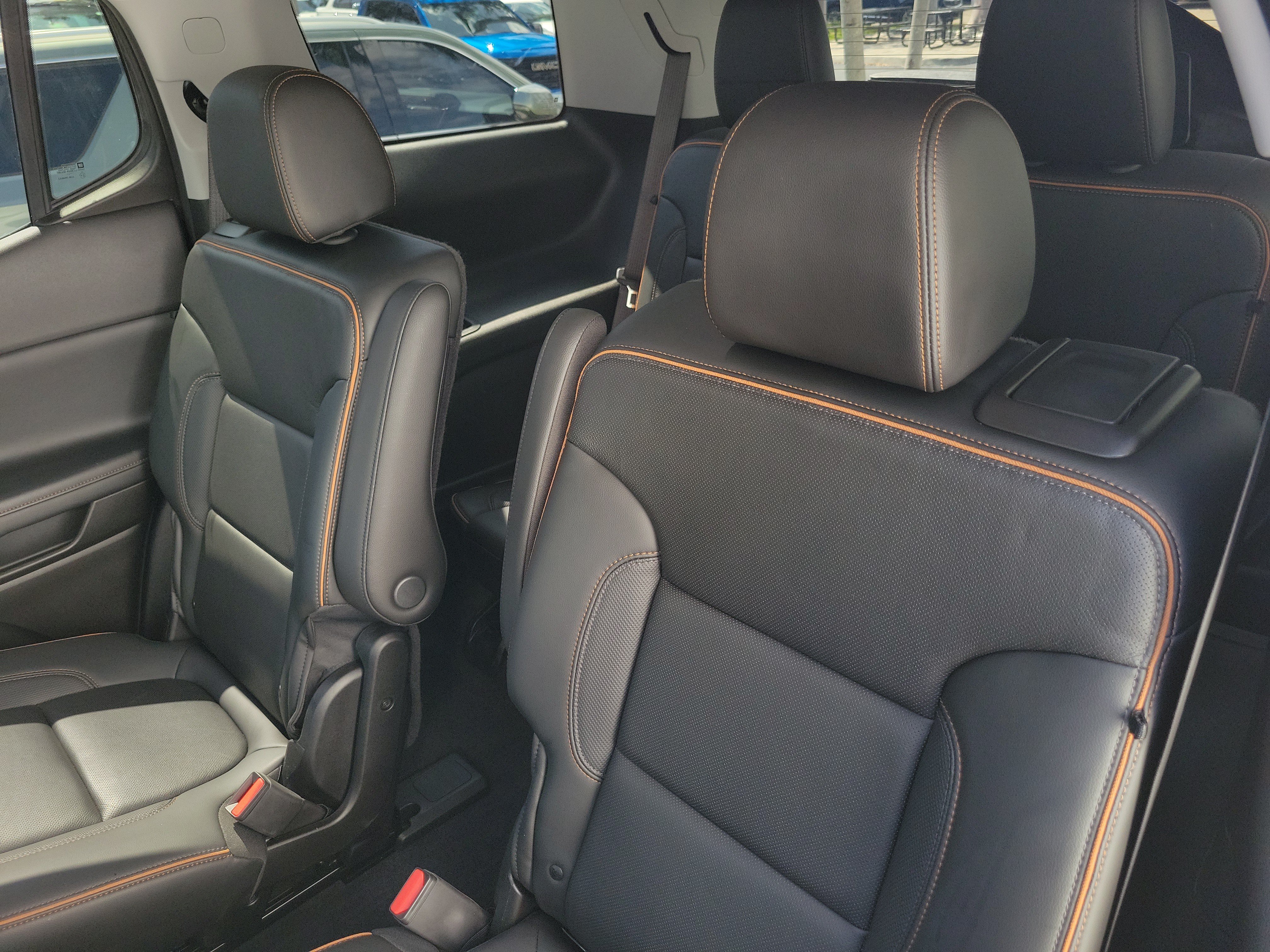 Used 2022 GMC Acadia AT4 w/ Technology Package AWD/4WD image 14