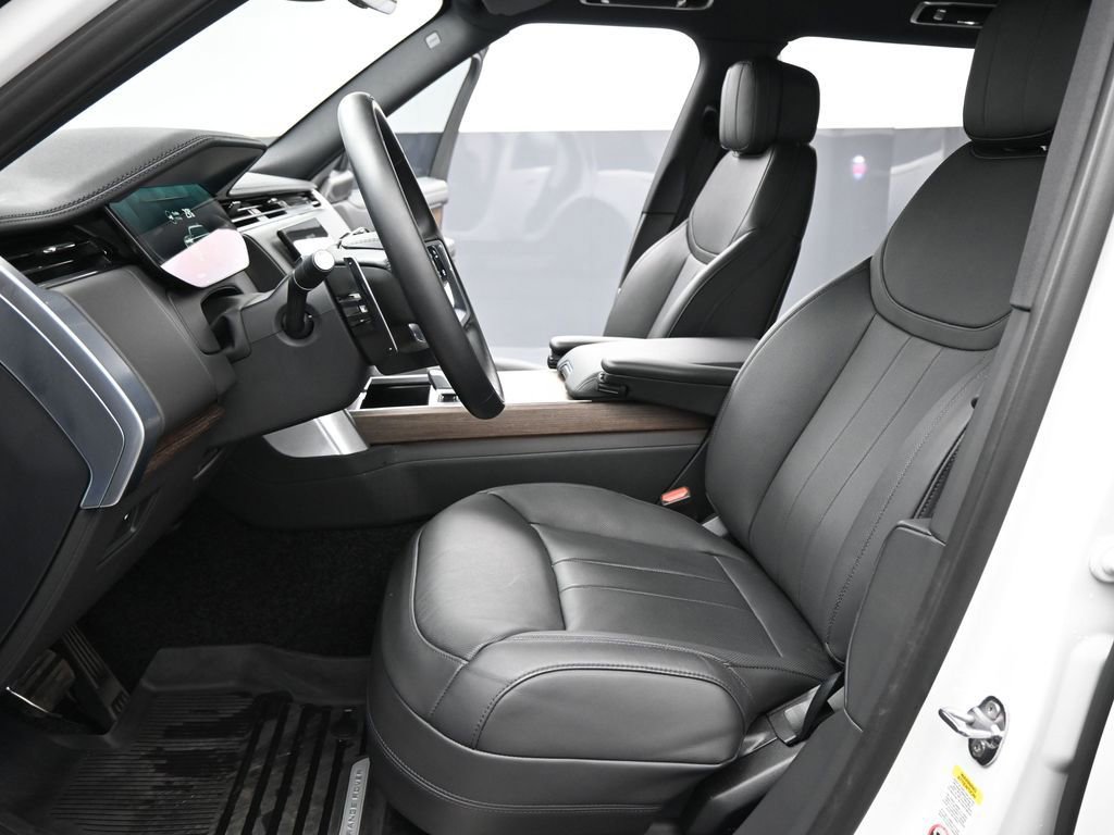Used 2025 Land Rover Range Rover SE image 8