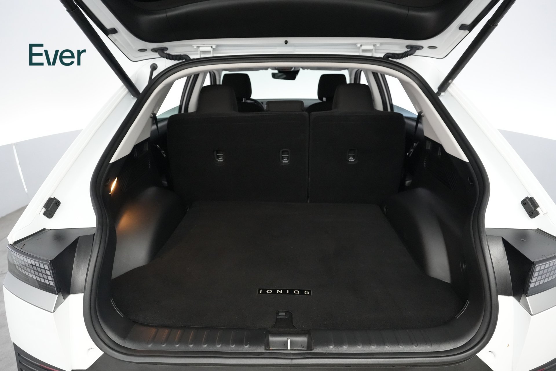 Used 2024 Hyundai Ioniq 5 SEL RWD image 8