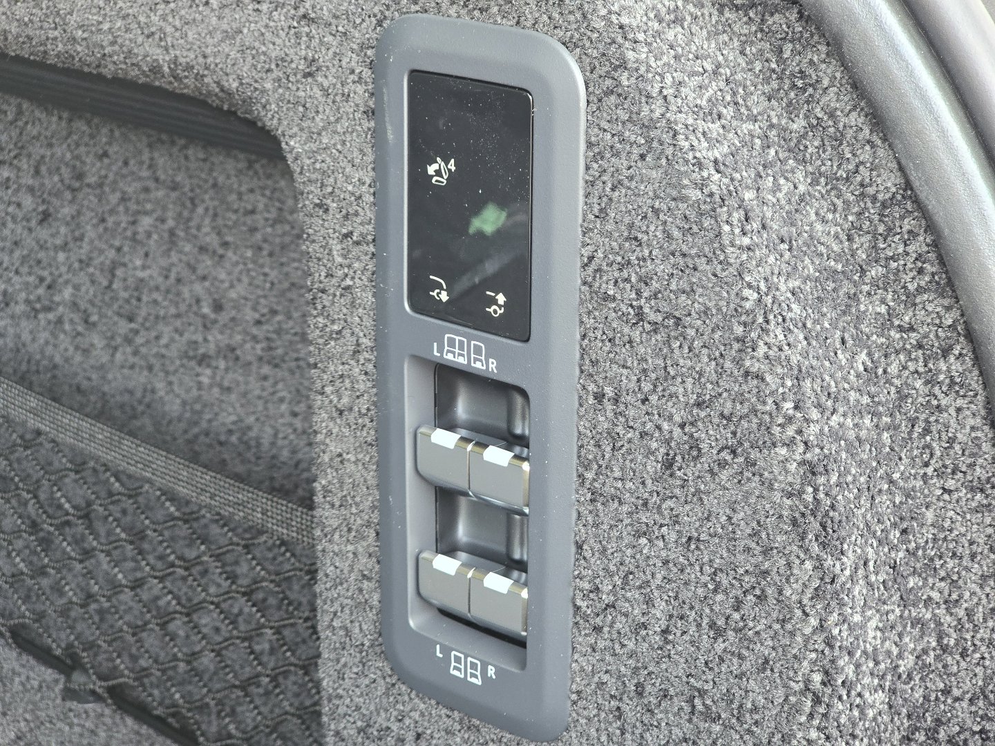 New 2026 Land Rover Range Rover Long Wheelbase SE image 19