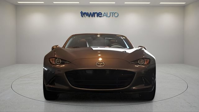 Used 2019 MAZDA MX-5 Miata RF Grand Touring RWD image 3