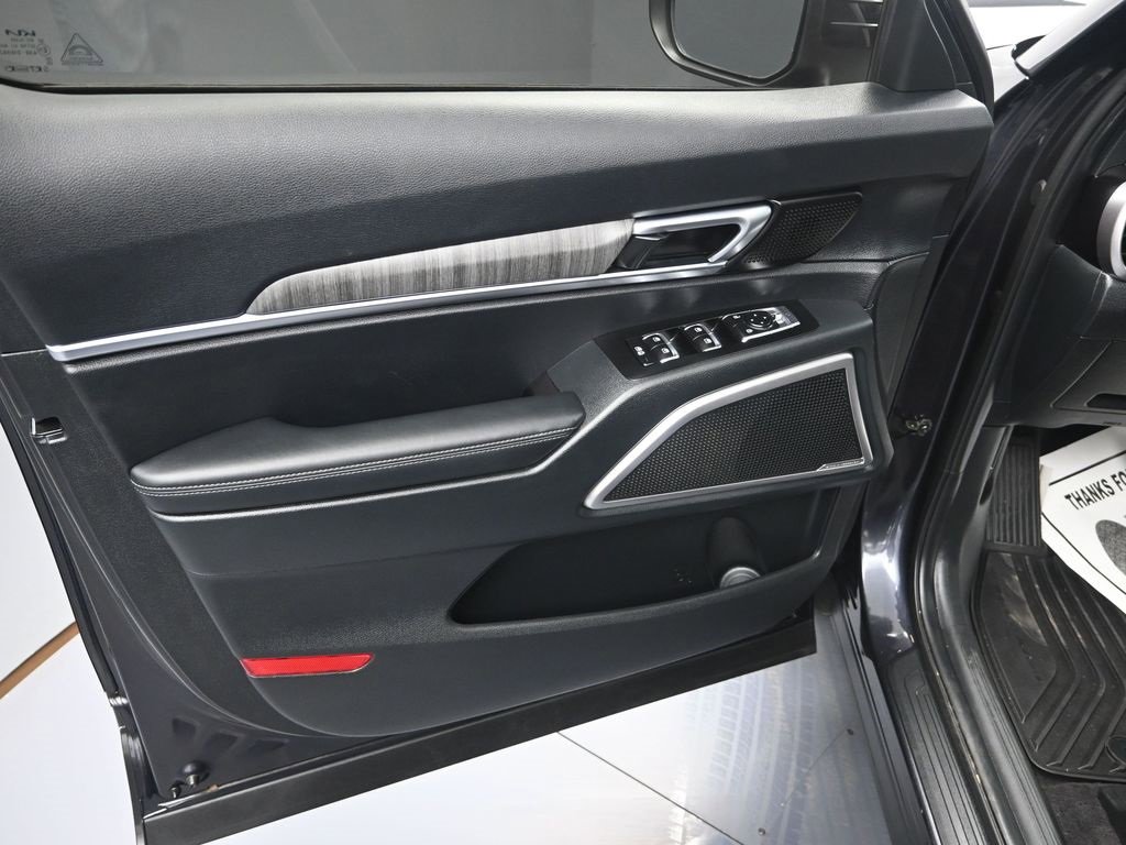Certified 2025 Kia Telluride EX image 9