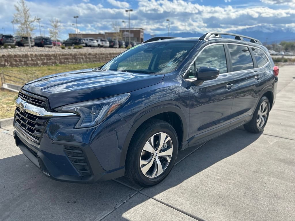 Used 2025 Subaru Ascent Premium AWD/4WD image 3
