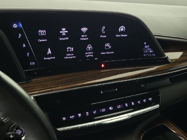 Used 2024 Cadillac Escalade Premium Luxury AWD/4WD image 29