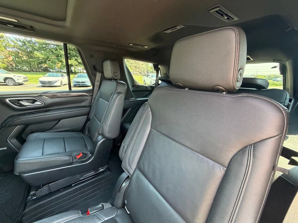 Used 2022 Chevrolet Tahoe Z71 w/ Z71 Off-Road Package AWD/4WD image 8